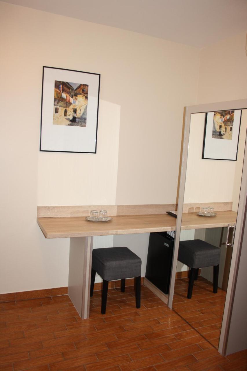 Polus Pension Sopron Extérieur photo