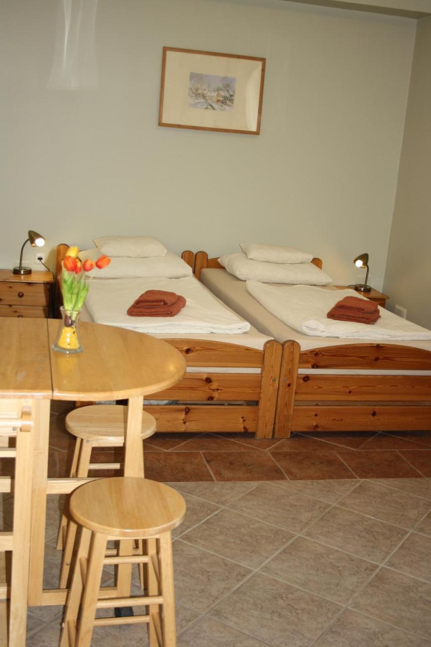 Polus Pension Sopron Extérieur photo