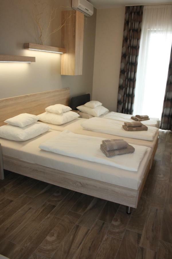 Polus Pension Sopron Extérieur photo